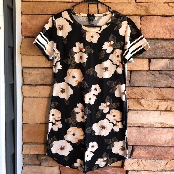 Rue21 | Dresses | Rue 2 Black White Floral Print Short Sleeve Stretch ...